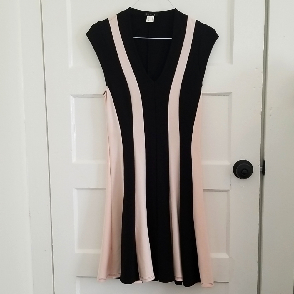 Venus size 10 black and beige dress